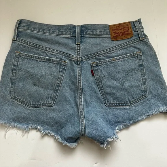 501 Levi’s original high waisted shorts EUC denim shorts size 30 - Picture 5 of 13